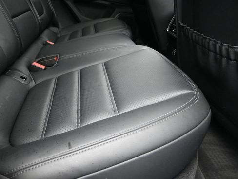 Used 2023 Porsche Macan AWD/4WD image 22