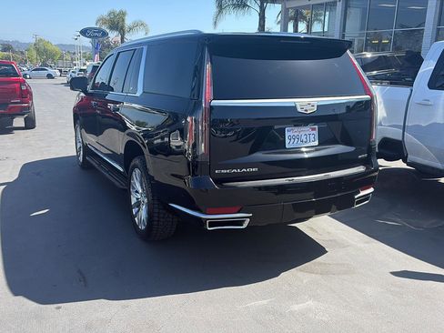 Used 2022 Cadillac Escalade ESV Premium Luxury RWD image 5
