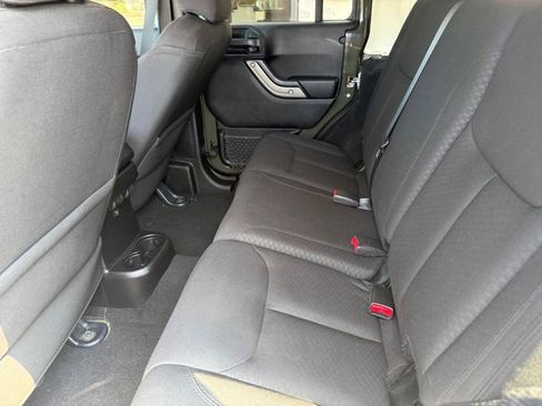 Used 2015 Jeep Wrangler Unlimited Sport w/ Quick Order Package 24S AWD/4WD image 13