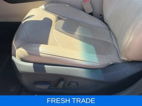 Used 2016 Hyundai Sonata Limited w/ Option Group 04 FWD image 4