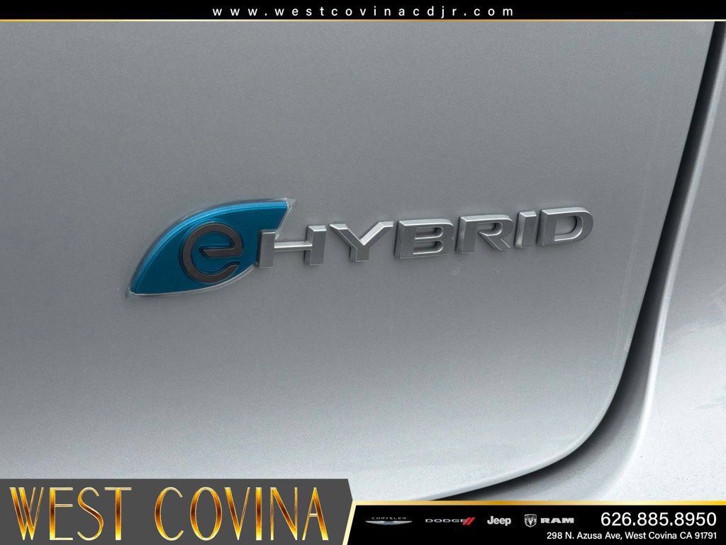 Used 2023 Chrysler Pacifica Pinnacle FWD image 15