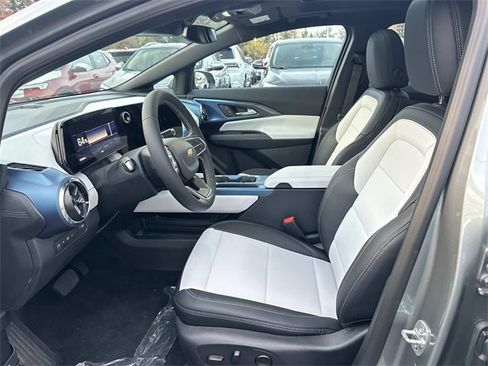 New 2026 Chevrolet Equinox EV LT image 9