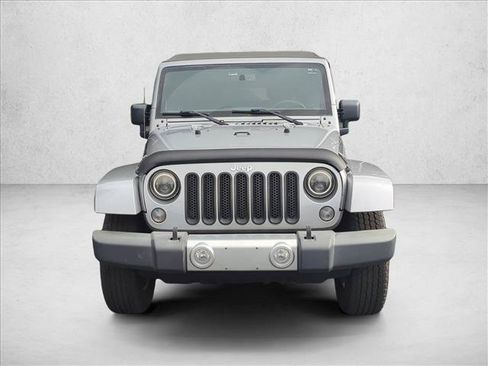 Used 2015 Jeep Wrangler Unlimited Sahara w/ Connectivity Group AWD/4WD image 2