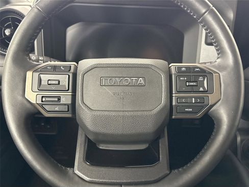 Certified 2024 Toyota Land Cruiser image 17