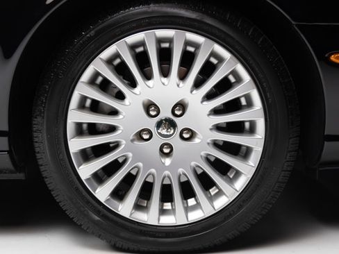 Used 2005 Jaguar XJ8 RWD image 35