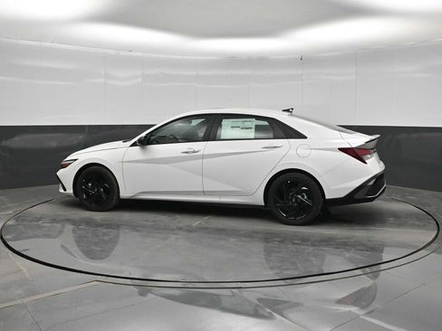 New 2026 Hyundai Elantra SEL Sport FWD image 5