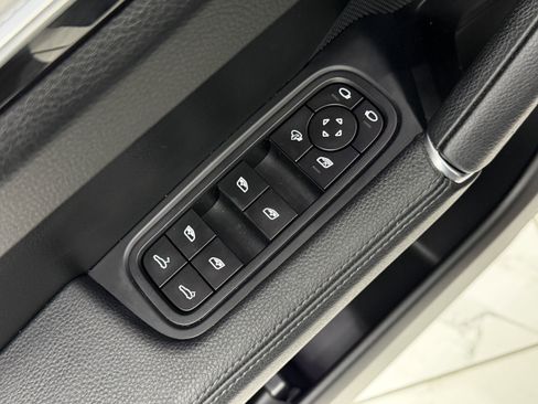 Certified 2022 Porsche Cayenne S image 28