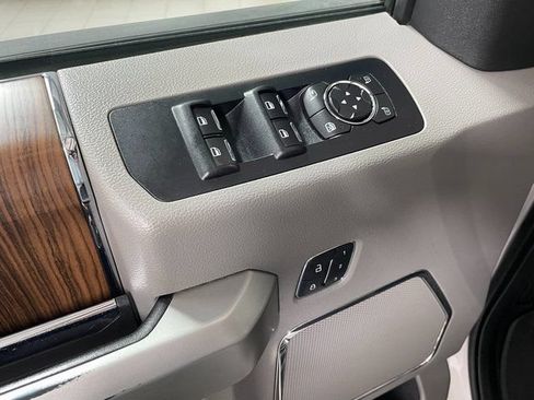 Used 2015 Ford F150 Lariat w/ Equipment Group 502A Luxury AWD/4WD image 19