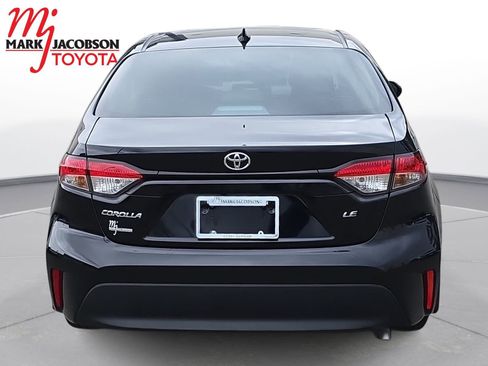 Used 2025 Toyota Corolla LE image 11