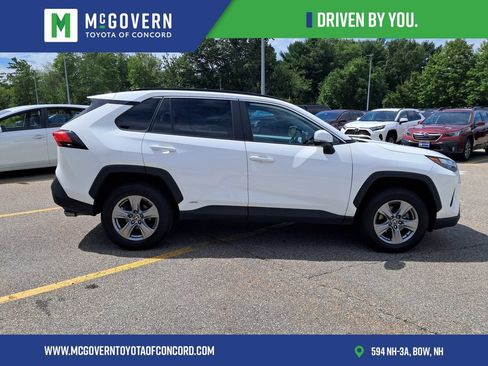 Used 2022 Toyota RAV4 XLE w/ Convenience Package AWD/4WD image 8