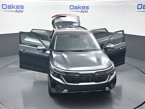 Certified 2025 Kia Seltos EX w/ EX Sunroof Package AWD/4WD image 59