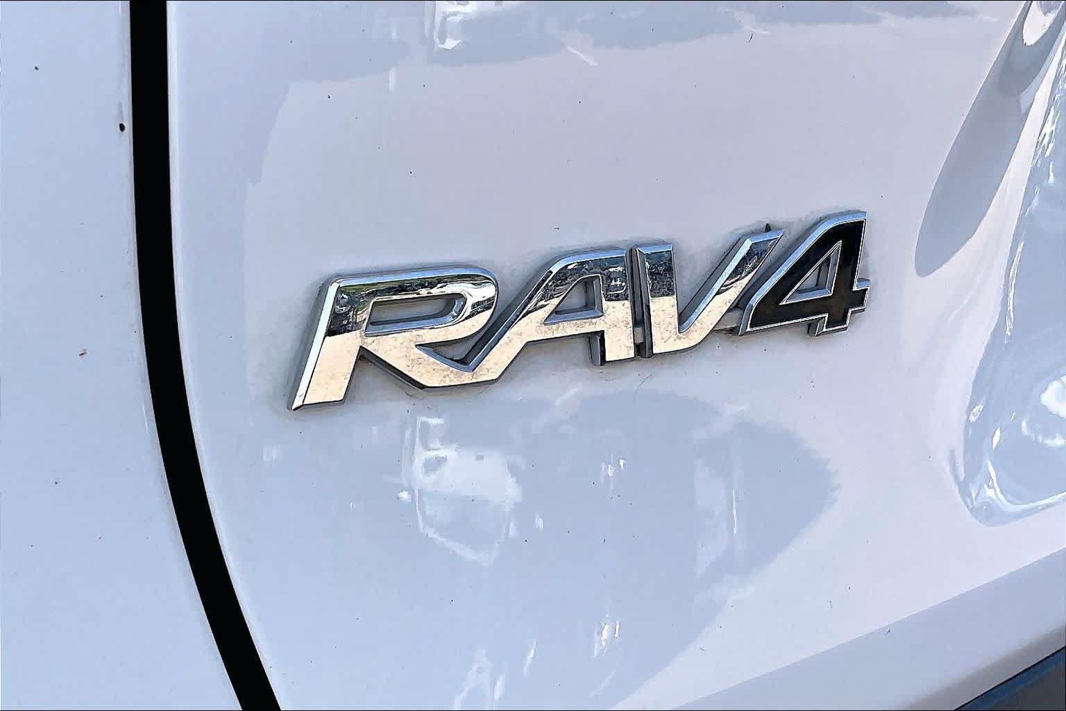 Used 2024 Toyota RAV4 XLE w/ Convenience Package AWD/4WD image 29