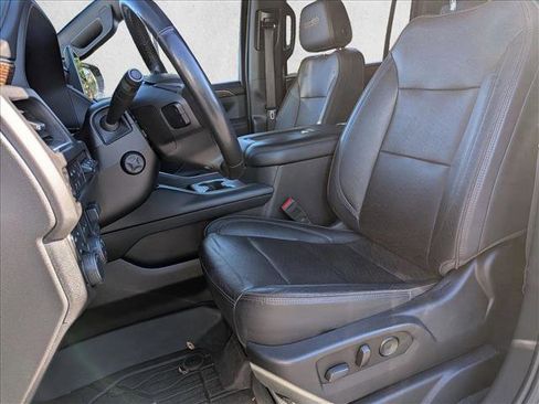 Used 2021 Chevrolet Suburban High Country w/ Premium Package image 17