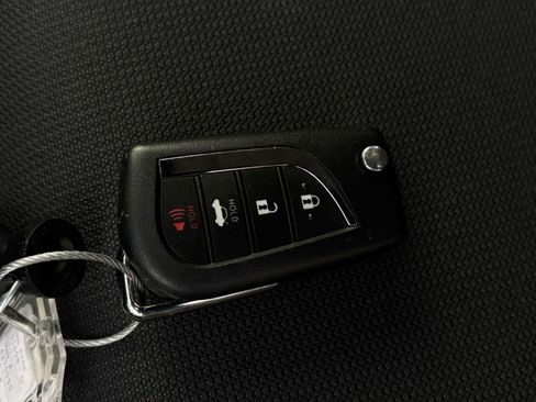 Used 2025 Toyota Corolla LE image 27