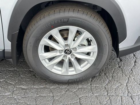 New 2026 Toyota Corolla Cross LE w/ Moonroof Package FWD image 13
