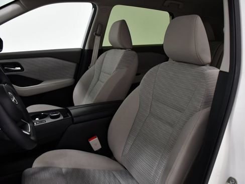 Used 2023 Nissan Rogue SV AWD/4WD image 19