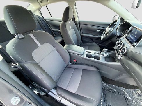 Used 2025 Nissan Sentra SV FWD image 14