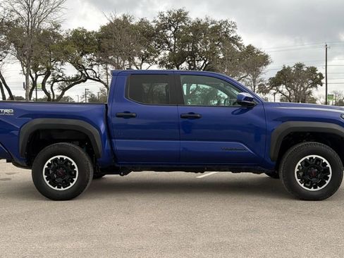 Certified 2024 Toyota Tacoma TRD Off-Road image 4