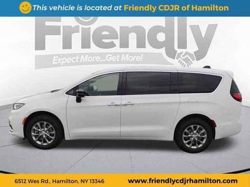 New 2026 Chrysler Pacifica Select image 2