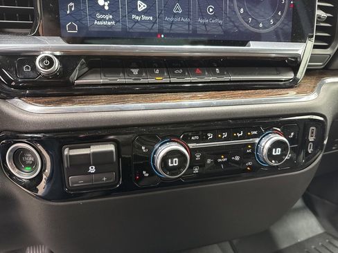 Used 2024 GMC Sierra 2500 SLE w/ SLE Convenience Package image 16