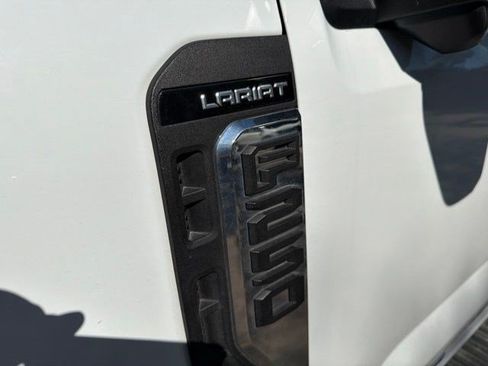 Used 2025 Ford F250 Lariat AWD/4WD image 13