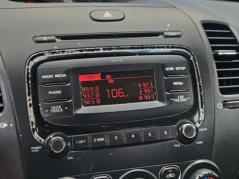 Used 2018 Kia Forte LX FWD image 19