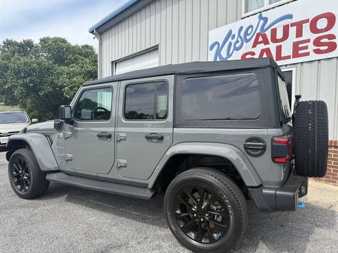 Used 2023 Jeep Wrangler Unlimited Sahara AWD/4WD image 26
