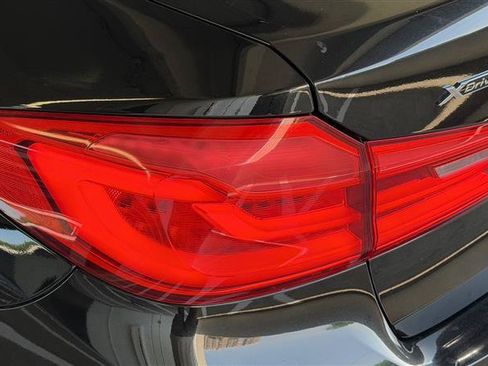 Used 2018 BMW 540i xDrive AWD/4WD image 11
