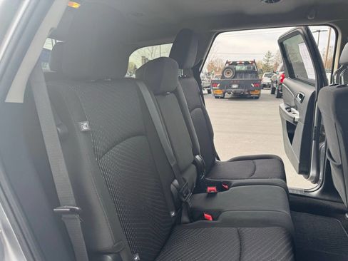 Used 2016 Dodge Journey SE w/ Flexible Seating Group image 32