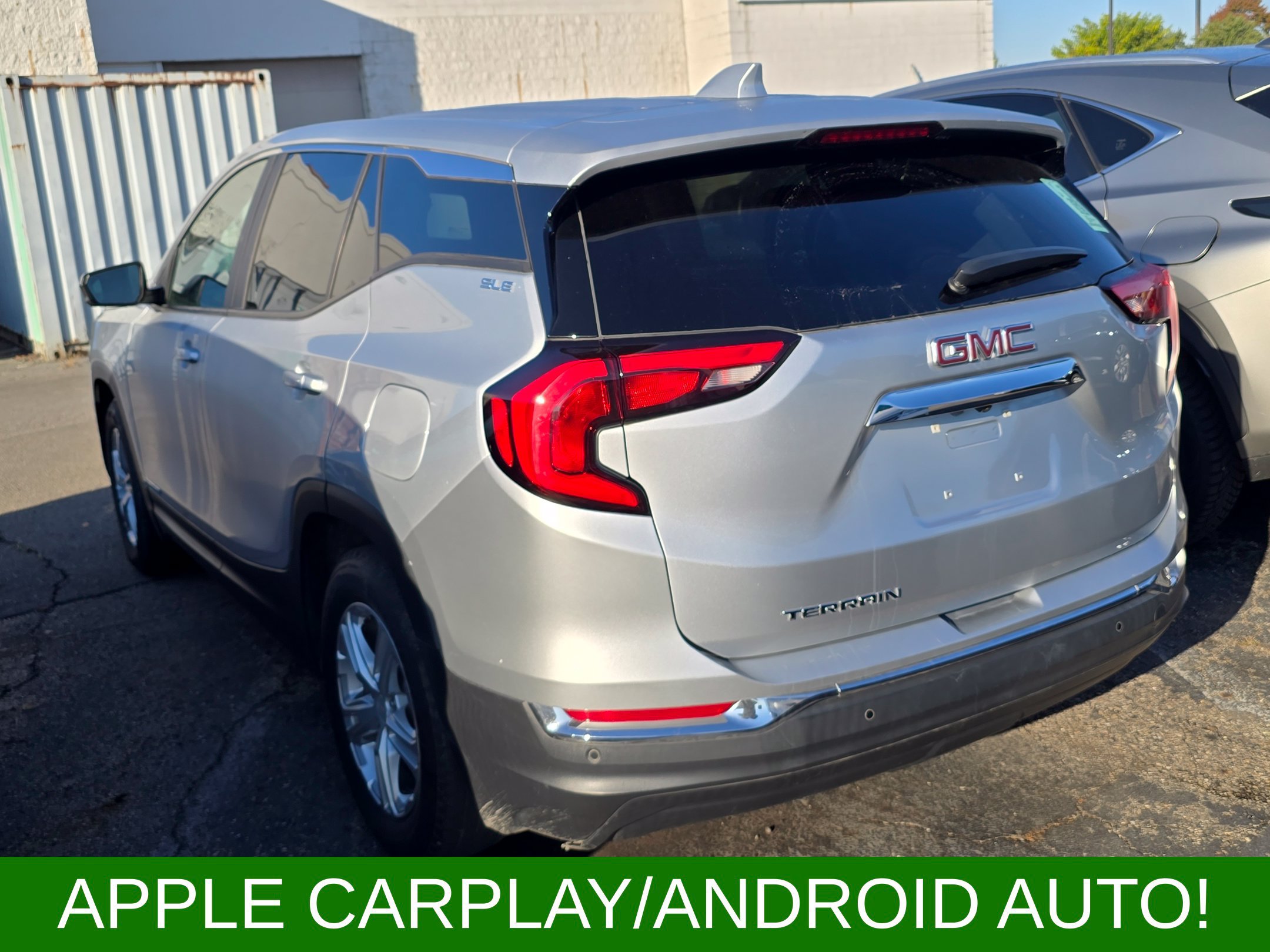 Used 2021 GMC Terrain SLE FWD image 3