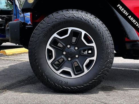 Used 2015 Jeep Wrangler Unlimited Rubicon AWD/4WD image 31