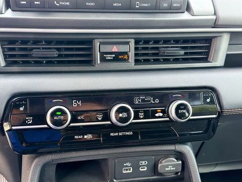 Used 2023 Honda Pilot Sport image 15