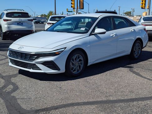 Certified 2024 Hyundai Elantra SEL image 5