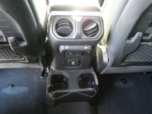 Used 2021 Jeep Wrangler Unlimited Rubicon image 20