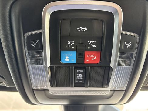 Used 2025 RAM 1500 Laramie AWD/4WD image 21