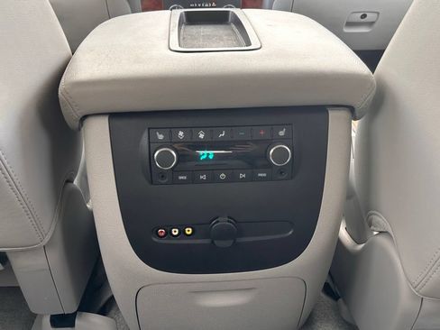 Used 2013 Chevrolet Tahoe LTZ AWD/4WD image 43