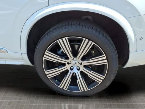 Used 2024 Volvo XC90 T8 Plus w/ Protection Package Premier AWD/4WD image 13