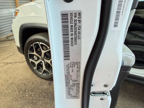 Used 2025 Jeep Compass Limited AWD/4WD image 27