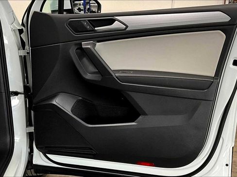 Used 2022 Volkswagen Tiguan S image 25