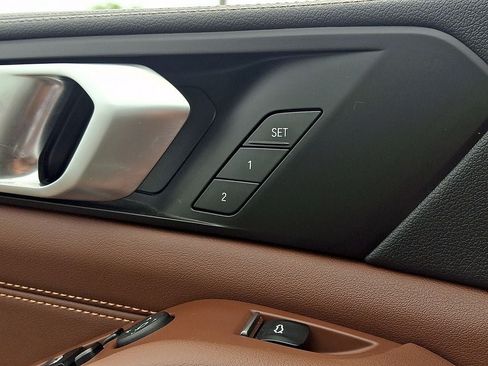 Used 2023 BMW X5 xDrive40i w/ Executive Package AWD/4WD image 25