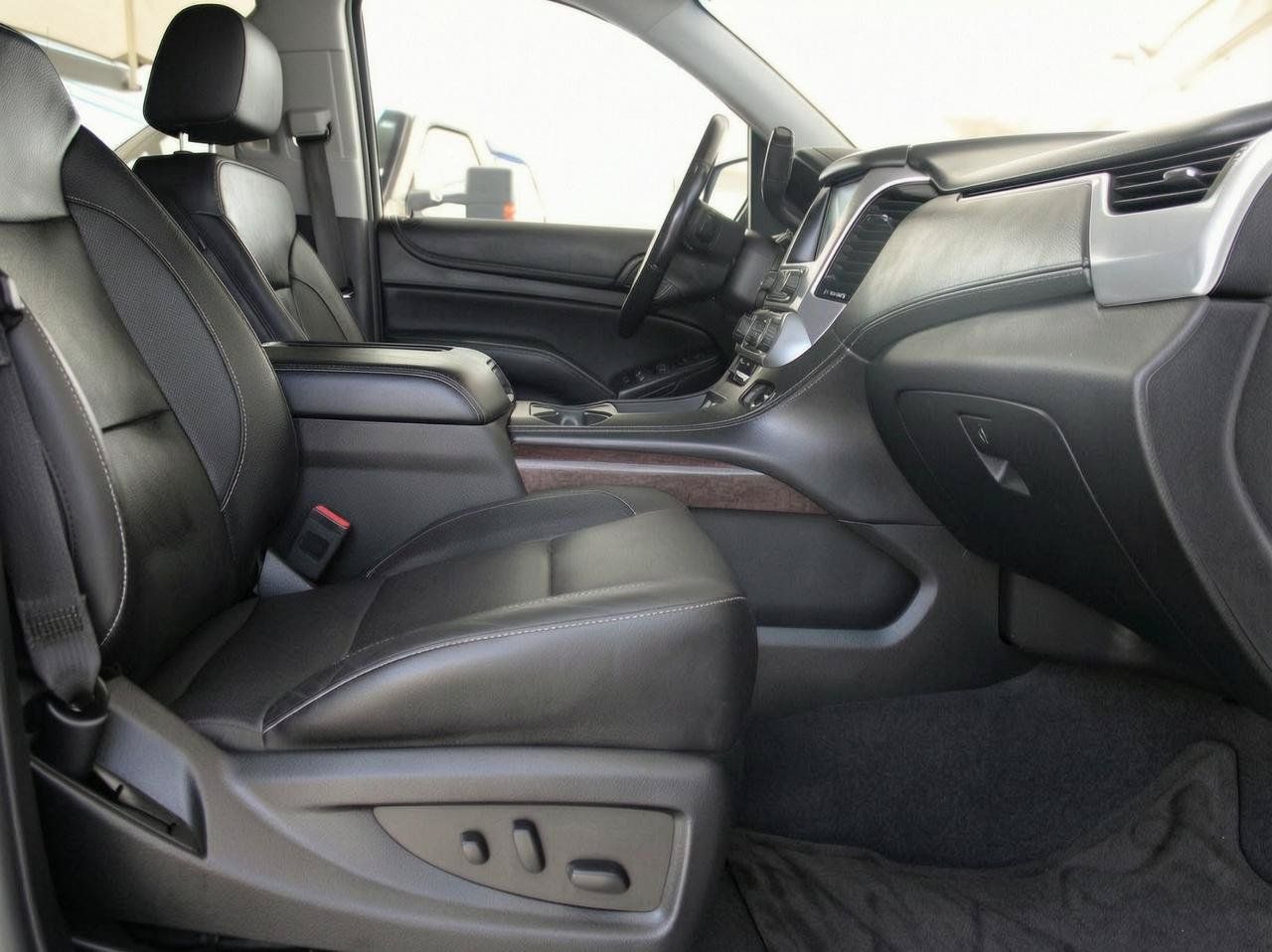 Used 2020 GMC Yukon XL SLT w/ Open Road Package AWD/4WD image 23