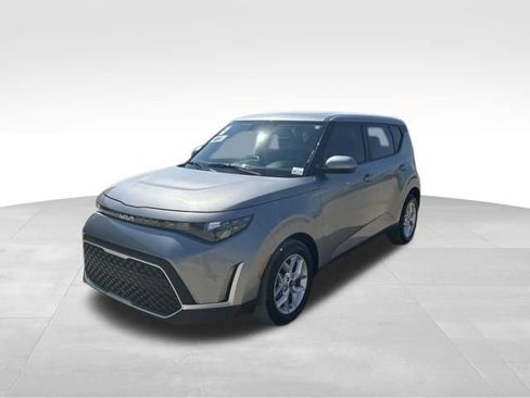 Used 2024 Kia Soul LX w/ Option Group 015 FWD image 7