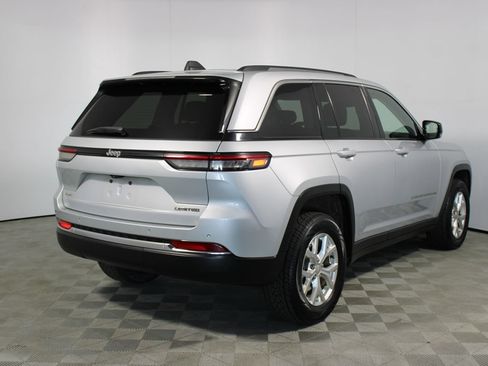 Used 2023 Jeep Grand Cherokee Limited AWD/4WD image 36