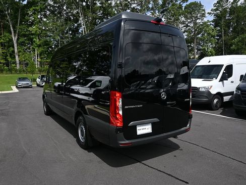 Used 2025 Mercedes-Benz Sprinter 2500 image 4