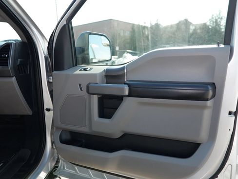 Used 2017 Ford F150 XLT w/ Equipment Group 302A Luxury AWD/4WD image 27