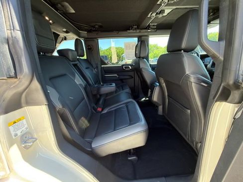 Used 2025 Ford Bronco Outer Banks AWD/4WD image 11