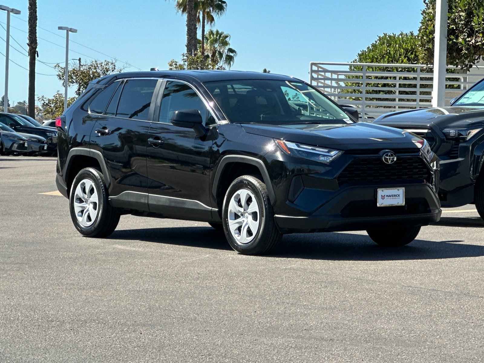Used 2025 Toyota RAV4 LE AWD/4WD image 8