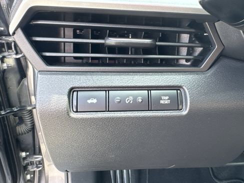 Used 2024 Nissan Altima 2.5 S FWD image 14
