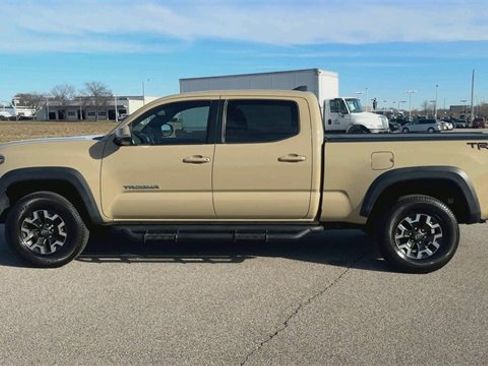 Used 2016 Toyota Tacoma TRD Off-Road image 5