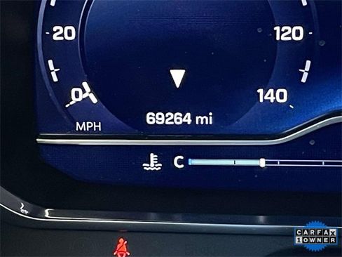 Used 2023 Chevrolet Suburban LT w/ Luxury Package image 23